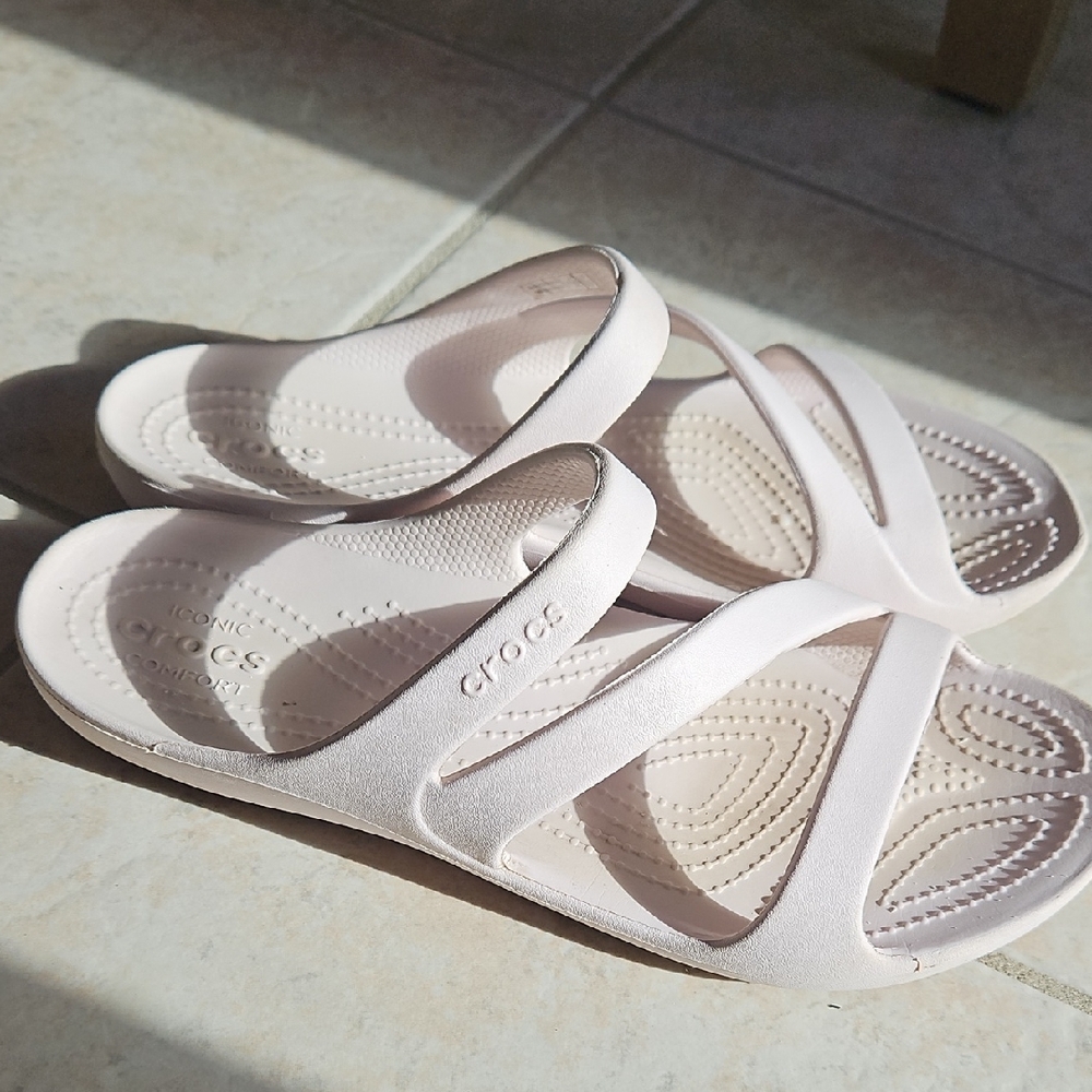 CROCS Women's Barely Pink Kadee II Strappy Sandals Sz. 9